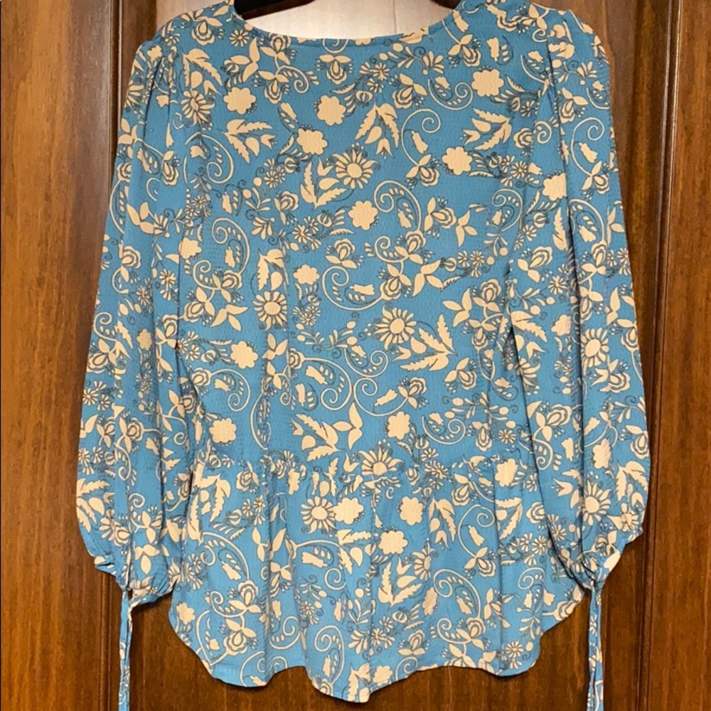 Patterned Blouse - Picture 2 of 2